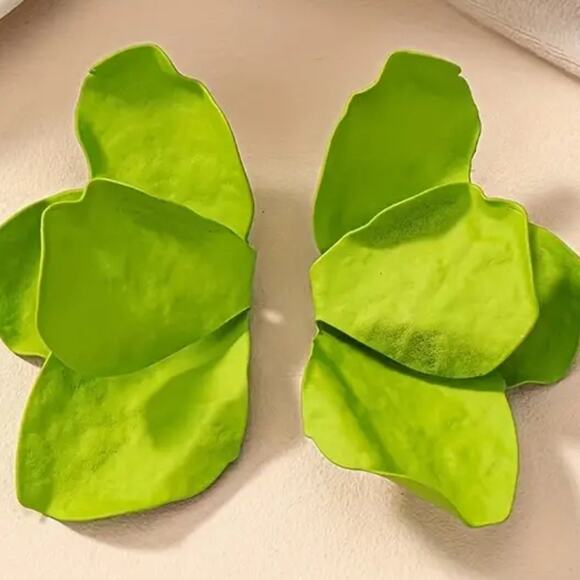 Green Flower Petal Earrings - Picture 1 of 1